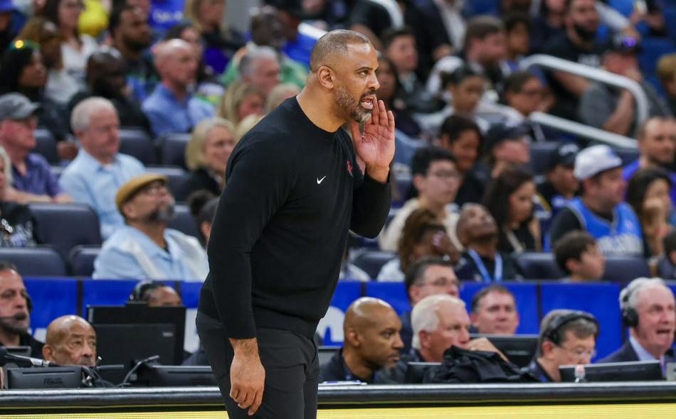 星空体育直播-意外惨败！29:8令人愤怒，NBA焦点1战：火箭20分溃败，争冠成笑话