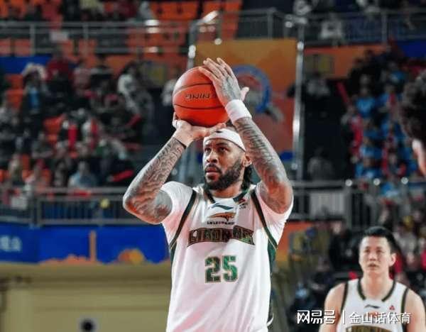 星空体育直播-你可是国字号啊！27岁后卫9中1仅得3分，正负值-30，全场倒数第一