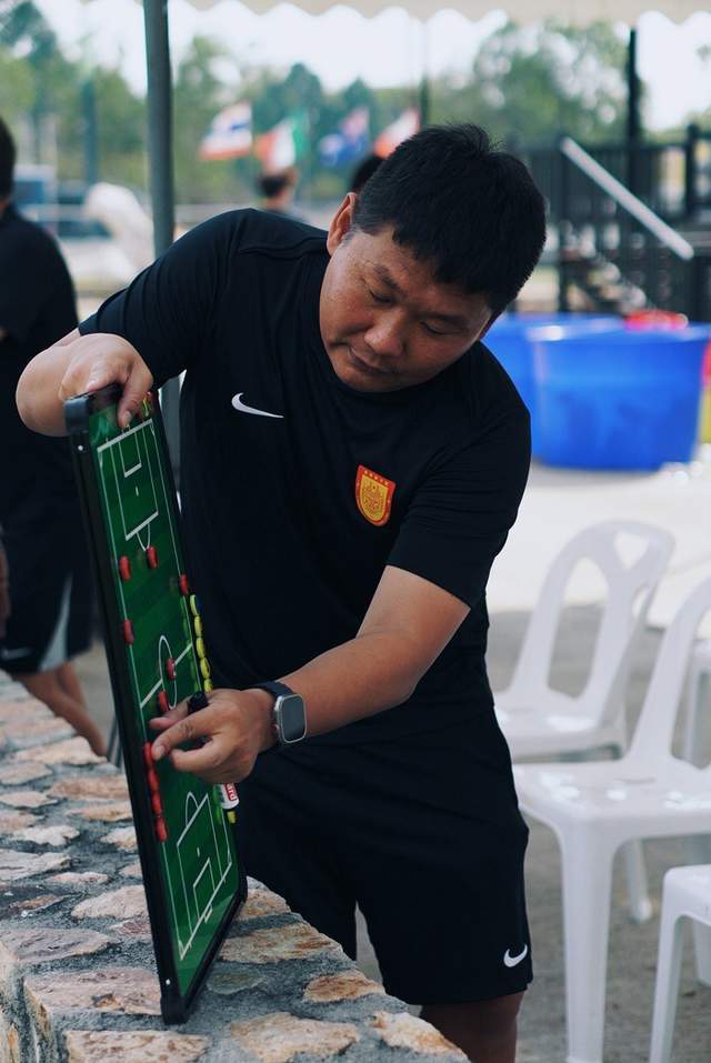 星空体育app下载-中超16强巡礼·重庆铜梁龙：中超最嫩主帅，带最年轻的队